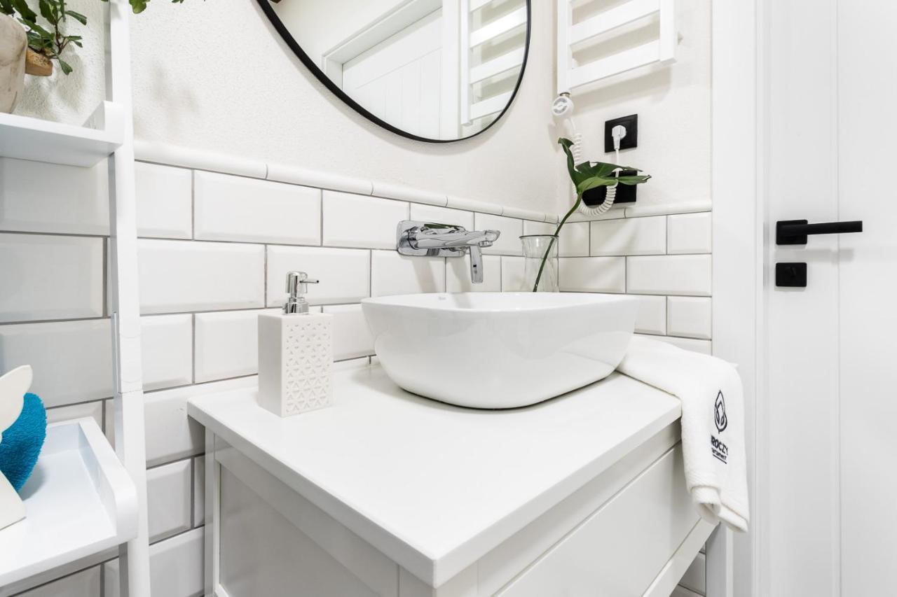 Uroczy Apartament Lazienna 5/4 Torun Luaran gambar