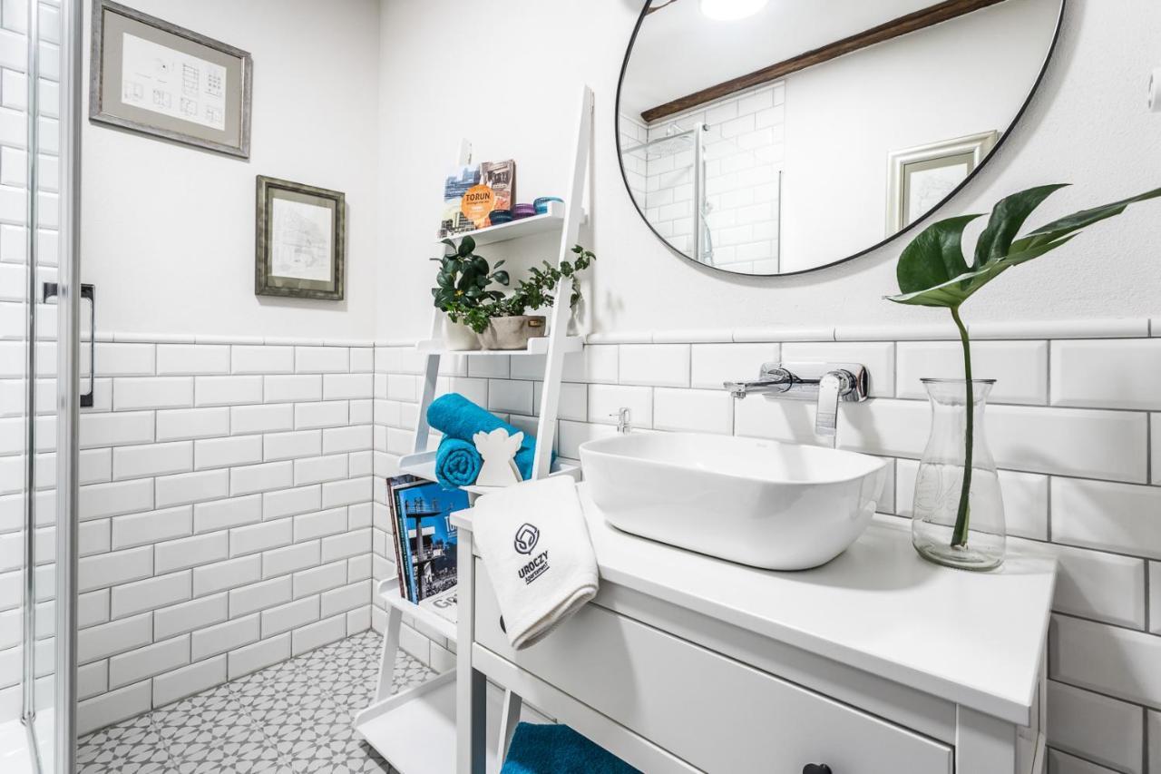 Uroczy Apartament Lazienna 5/4 Torun Luaran gambar