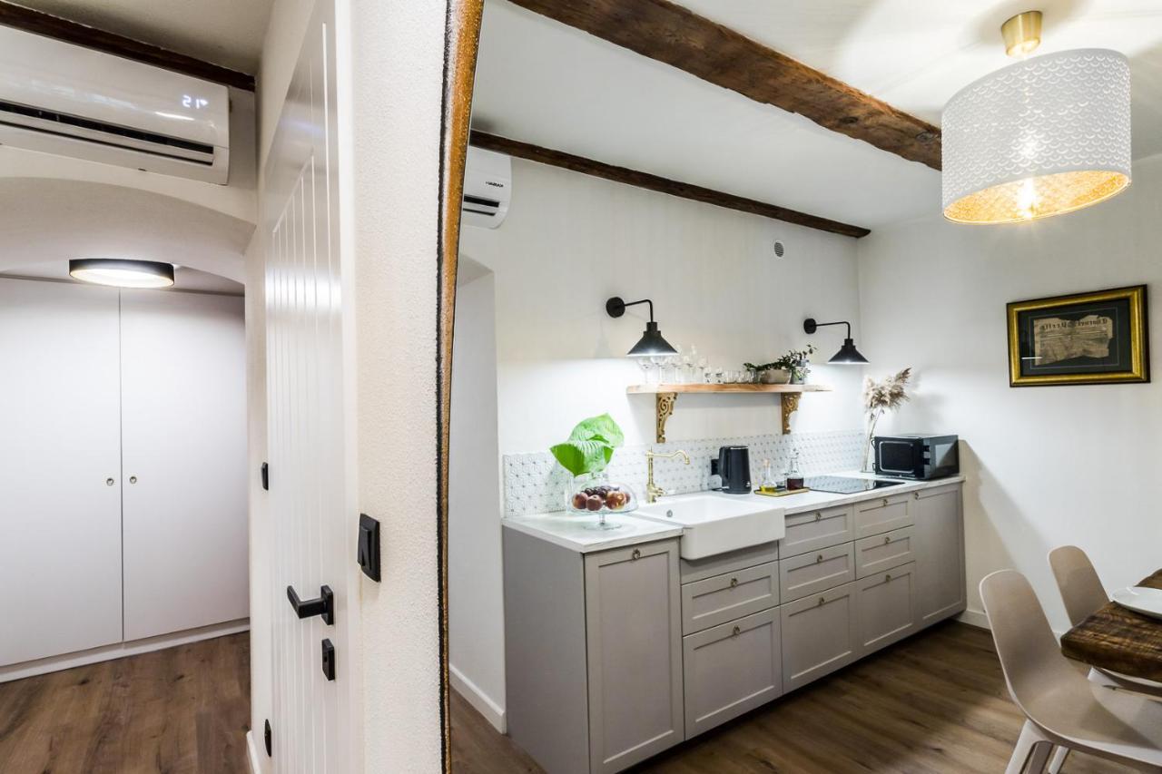 Uroczy Apartament Lazienna 5/4 Torun Luaran gambar